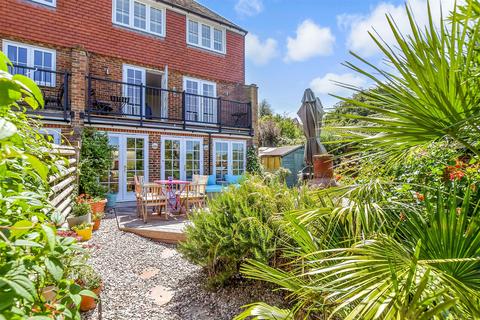 Church Hill, Faversham ME13 4 bed townhouse for sale