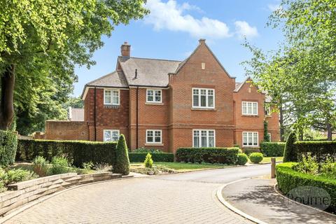 Downs Drive, Guildford, Surrey, GU1 2 bed apartment for sale