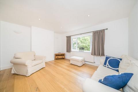 Dolphin Close, Surbiton KT6 2 bed flat for sale