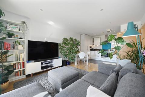 Cherrywood Lodge, London, SE13 2 bed flat for sale