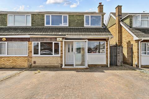 Duchess Way, Queensfield, Swindon, SN2 3 bed semi
