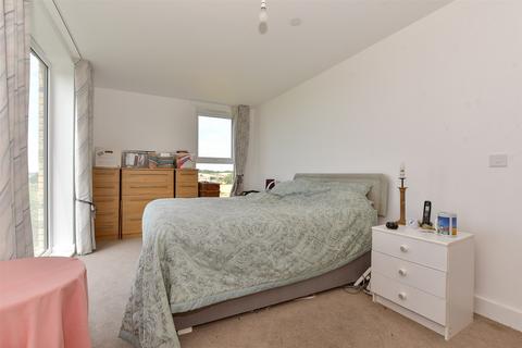 Colwell Road, Freshwater, Isle of Wight 2 bed apartment for sale