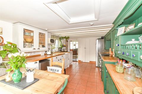 Maidstone Road, Tonbridge TN12 3 bed detached house for sale
