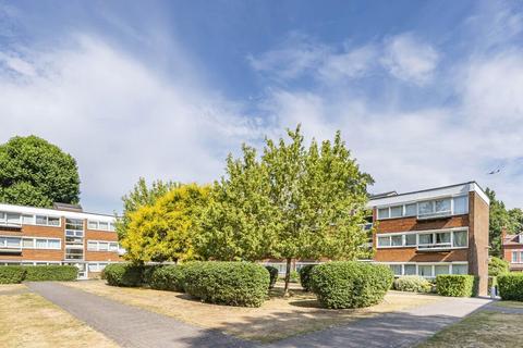 Kings Road, Surrey 2 bed apartment for sale