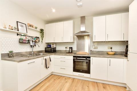 Thornton Close, Leatherhead, Surrey 2 bed ground floor flat for sale