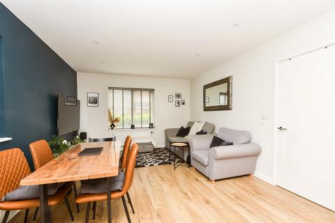 Norbury House, Leatherhead KT22 2 bed ground floor flat for sale