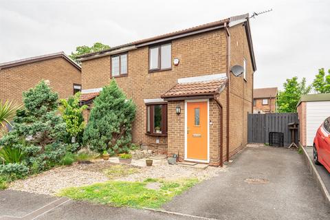 2 bedroom semi-detached house for sale