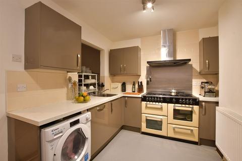 Cornshaw Road, Dagenham RM8 2 bed terraced house for sale