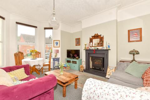 Coolinge Road, Folkestone CT20 3 bed maisonette for sale