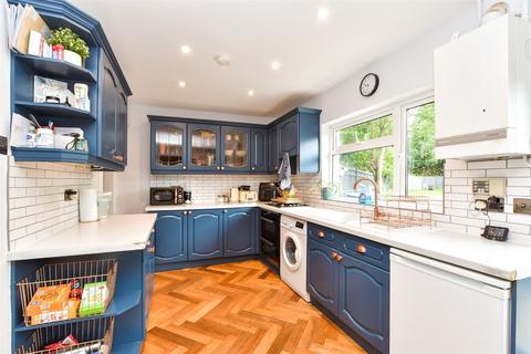 Sackville Gardens, East Grinstead RH19 2 bed terraced house for sale