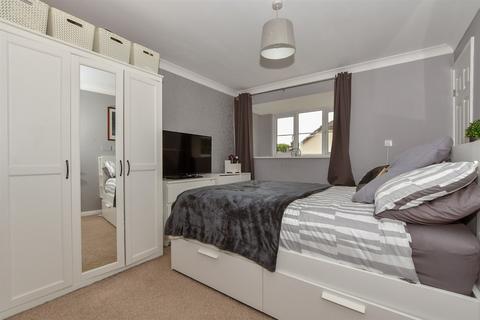 Willowside, Snodland, Kent 1 bed maisonette for sale