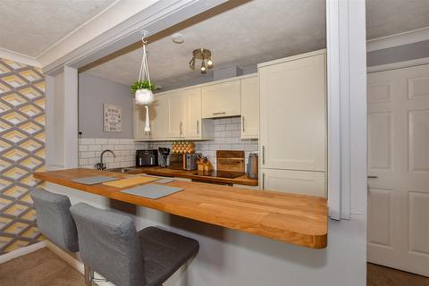 Warnett Court, Snodland ME6 1 bed maisonette for sale