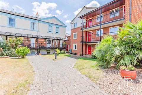 Woodberry Way, Walton On The Naze 2 bed flat for sale