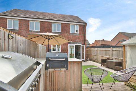 Lumley Avenue, Kingswood, Hull,HU7 3GX 3 bed semi
