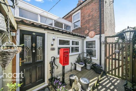 Upton Place, Leiston 2 bed semi
