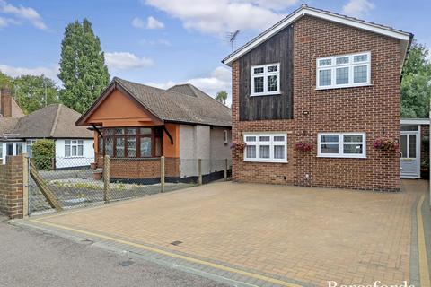 Kingston Road, Romford, RM1 5 bed detached house for sale