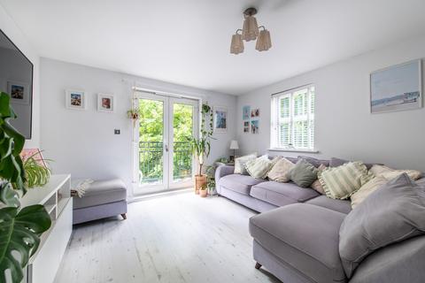 Ingress Park, Greenhithe 2 bed flat for sale