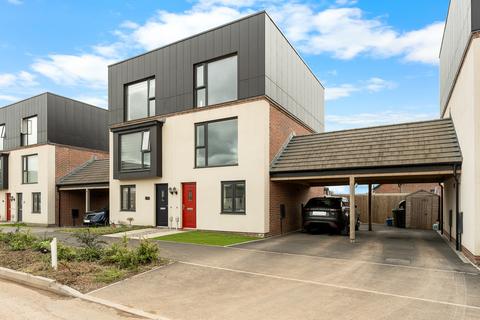 Rhodfa Ieuan, Capel Llanilltern, Cardiff 3 bed townhouse for sale