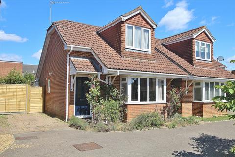 Englefield Road, Woking GU21 2 bed detached house for sale