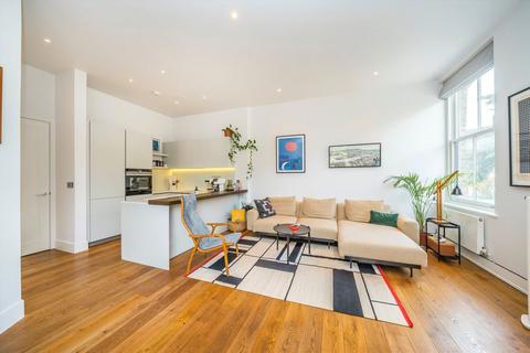 Upper Richmond Road, London SW15 2 bed flat for sale