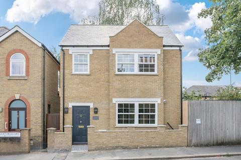 Inverton Road, London, SE15 2 bed detached house for sale
