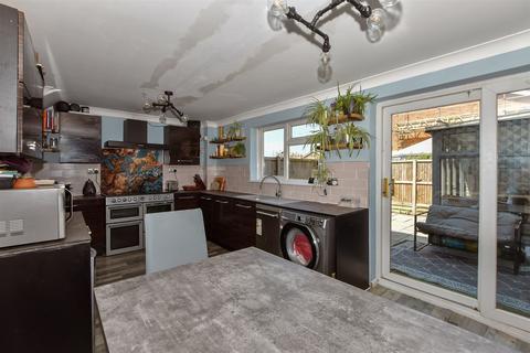 Hill Crescent, Canterbury CT3 3 bed terraced house for sale