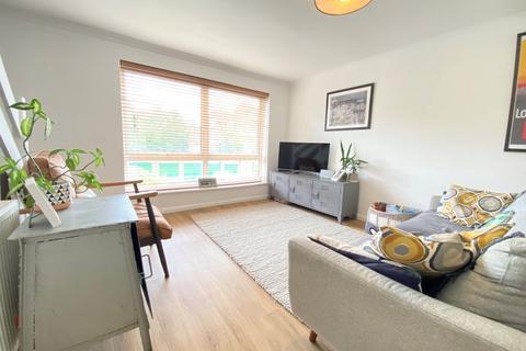 Oaklands Road, Bromley BR1 2 bed maisonette for sale