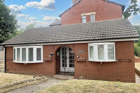 Conway Road, Wakefield WF2 2 bed detached bungalow for sale