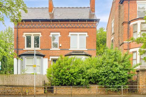 Woodborough Road, Mapperley NG3 4 bed semi