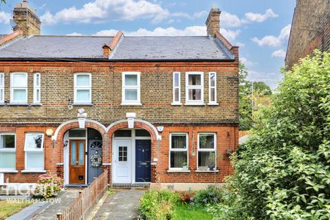 Warner Road, Walthamstow 3 bed maisonette for sale