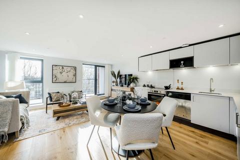 Kingston Road, Wimbledon SW20 2 bed flat for sale
