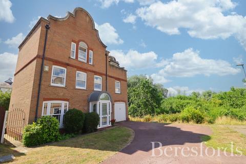 Drywoods, South Woodham Ferrers, CM3 4 bed detached house for sale