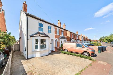 Eastworth Road, Chertsey, KT16 3 bed semi