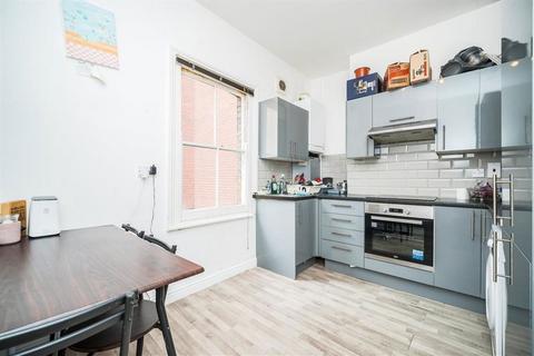 Sandys Row, London E1 2 bed flat for sale