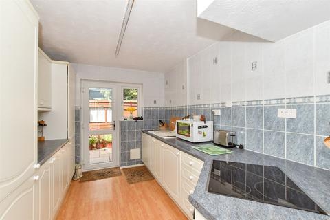 Bridge Road, Wickford SS11 3 bed semi