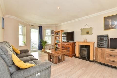 Brighton Road, Worthing, West Sussex 1 bed ground floor flat for sale