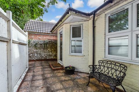 Parkside Lodge, Worthing BN11 1 bed ground floor flat for sale