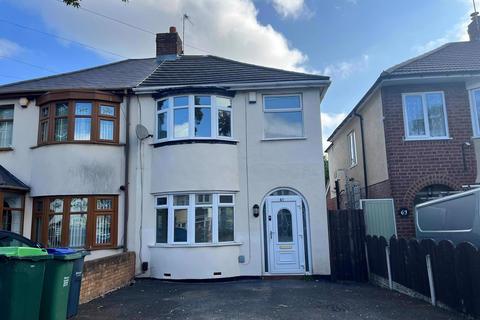 Davis Avenue, Tipton, DY4 3 bed semi