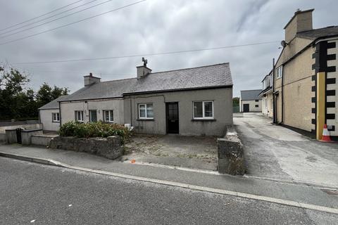 Frongaer, Caergeliog, Holyhead 2 bed semi