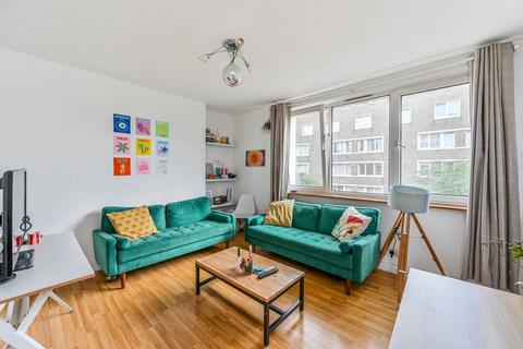 Buxton House, Battersea, London, SW11 3 bed flat for sale