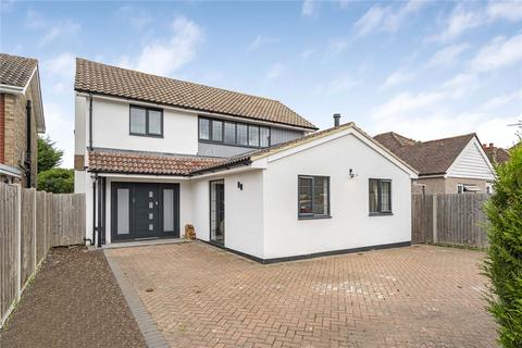 Balcombe Gardens, Horley, Surrey, RH6 3 bed detached house for sale