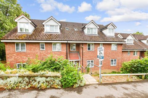 Blackthorn Road, Reigate, Surrey 2 bed ground floor flat for sale