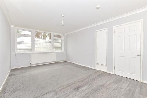 Juniper Square, Havant PO9 2 bed ground floor flat for sale