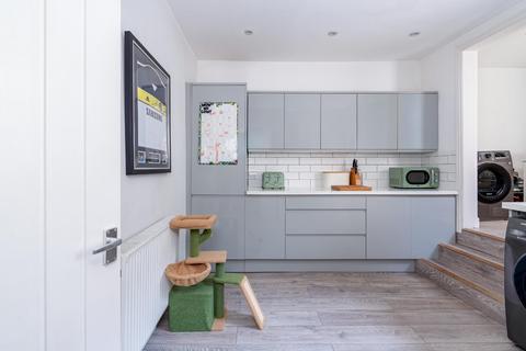 Hillside Street, Totterdown 2 bed terraced house for sale