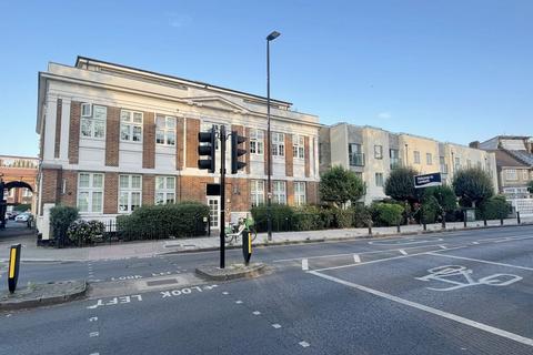 Norwood Road, London, SE24 2 bed flat for sale