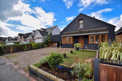 Kirby le Soken, Frinton on Sea CO13 6 bed detached house for sale