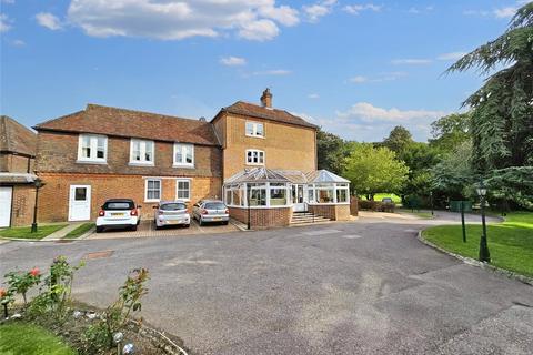 Tanners Lane, Haslemere, Surrey, GU27 1 bed apartment for sale