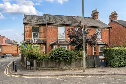 Guildford Road, Surrey KT16 3 bed maisonette for sale