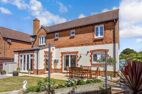 Robinson Close, Selsey PO20 4 bed detached house for sale