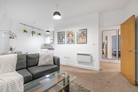 Warple Way, London W3 1 bed flat for sale
